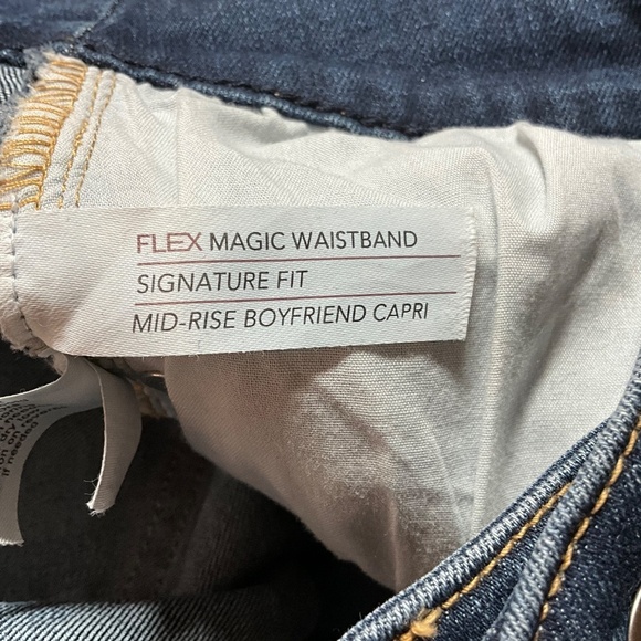 LANE BRYANT Cotton Blend Stretch Mid-Rise Boyfriend Capri Flex Magic Waistband - Picture 9 of 11